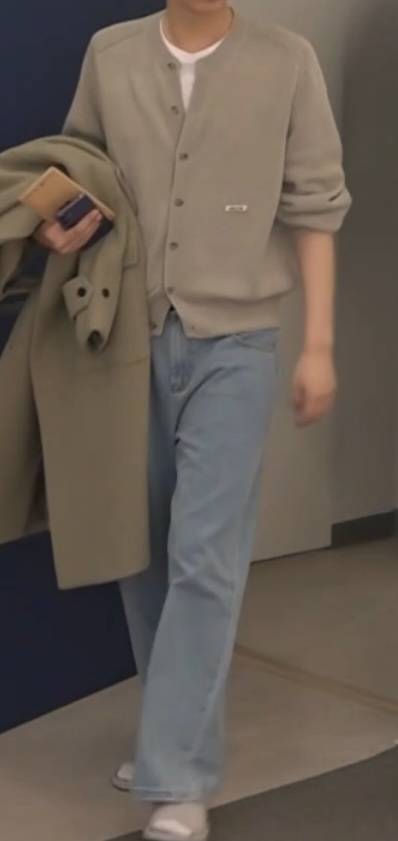 [잡담] 혹시 이 가디건 어디껀지 아는사람ㅠㅠ?? | 인스티즈