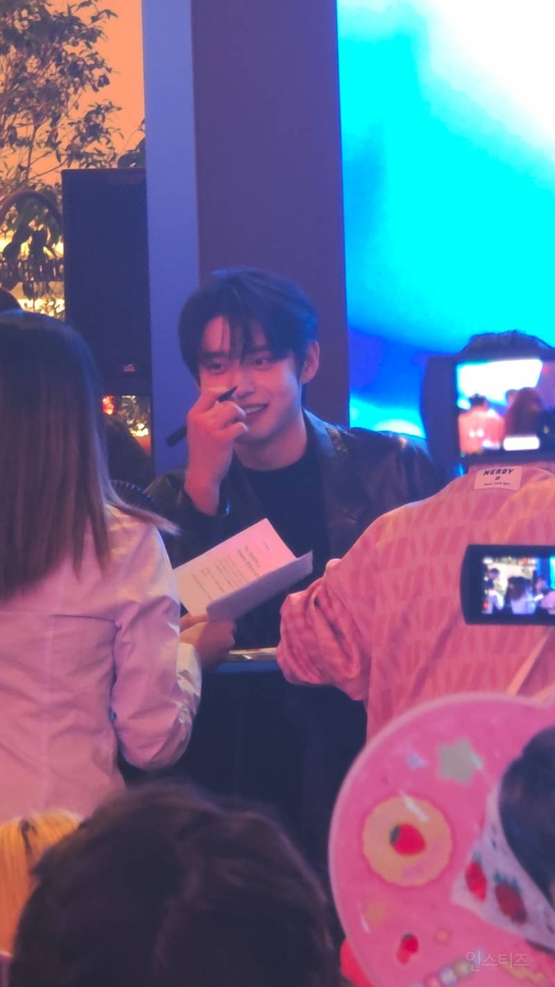 잘생겨서 올려보는 오늘 제베원 공개팬싸 중 김지웅 실물 | 인스티즈
