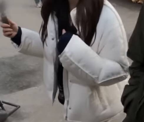 [잡담] 익들아 이 패딩 어디제품일까? ㅠㅠㅠ 아무리 찾아도 안나온다 ㅠㅠ | 인스티즈