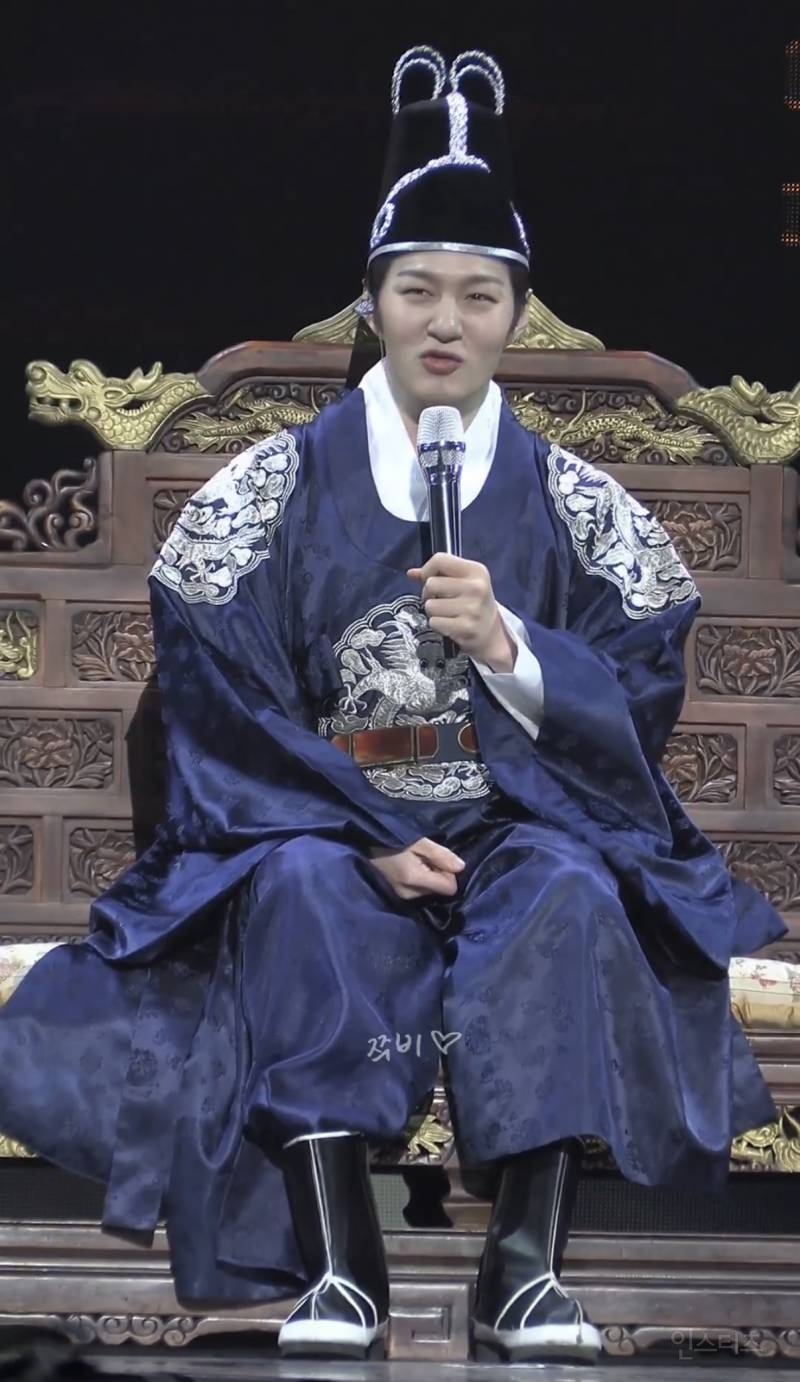 팬들이랑 기싸움 레전드 찍은 이창섭.jpg | 인스티즈