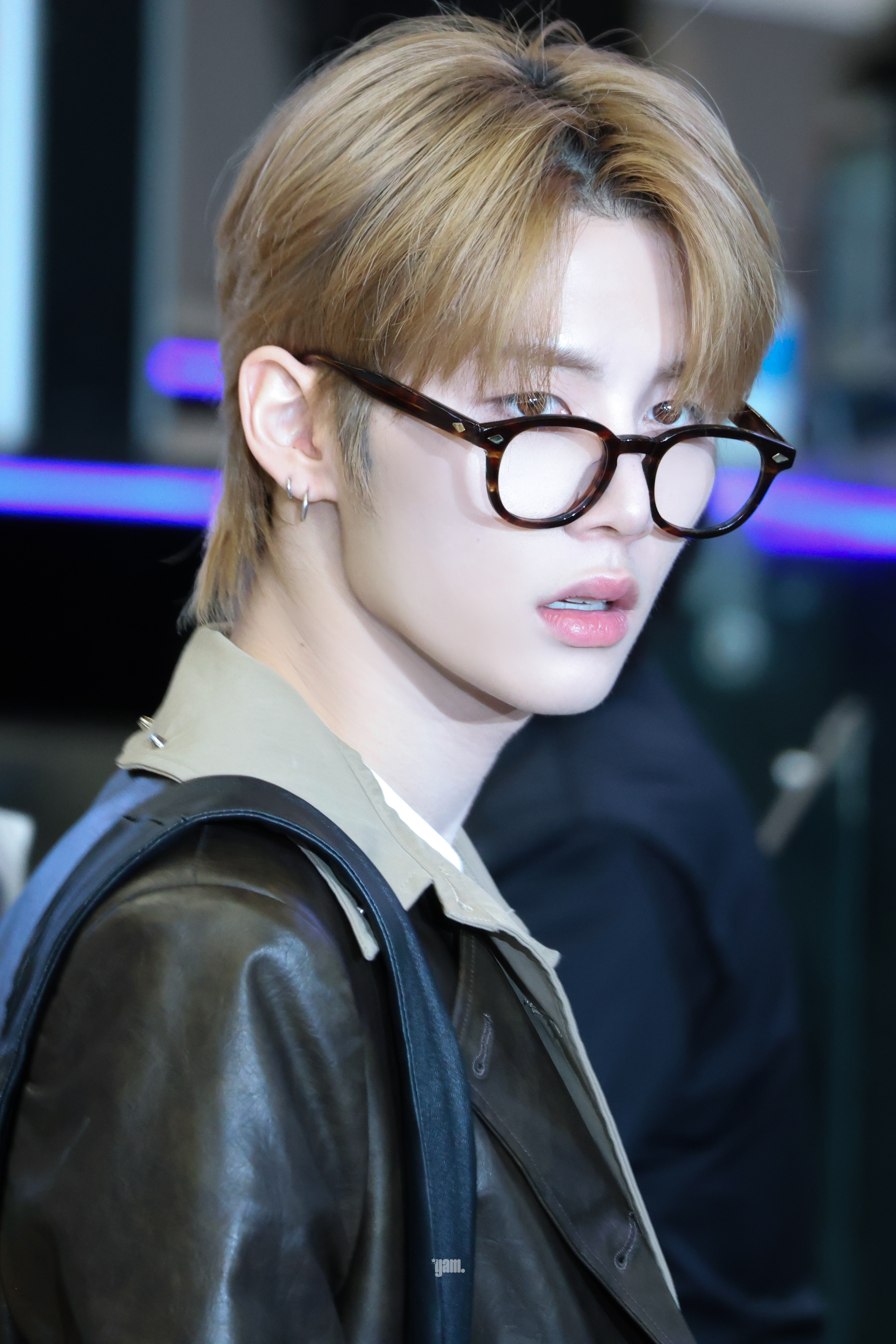 [잡담] 보넥도 태산 안경이 진짜 잘어울림,,, | 인스티즈