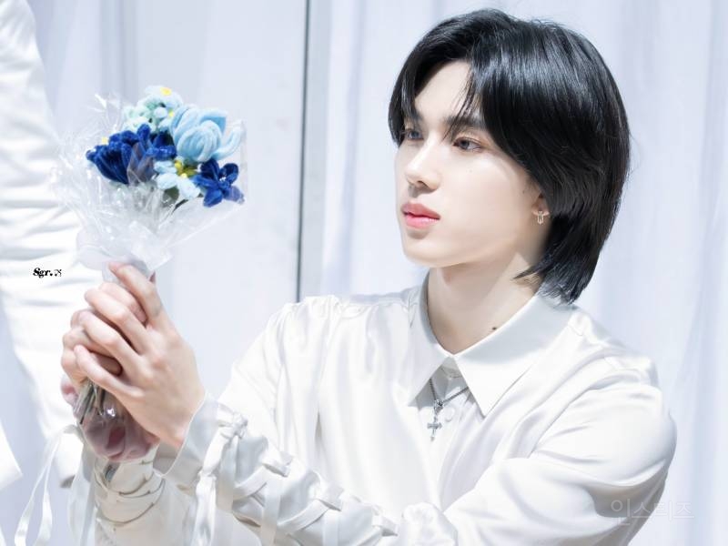 생긴건 차도남인데 하는행동은 귀여운 남돌.twt | 인스티즈