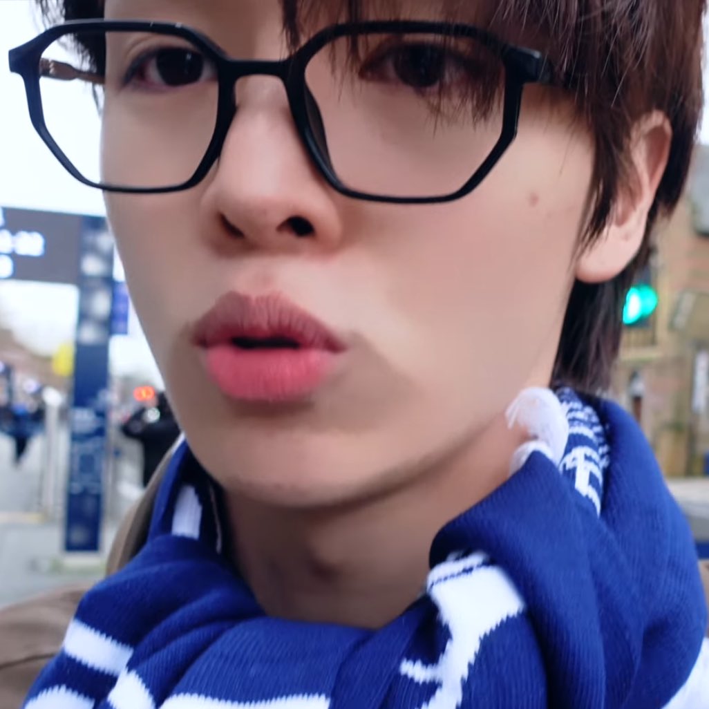 [잡담] 성찬이 말할때 입술 | 인스티즈