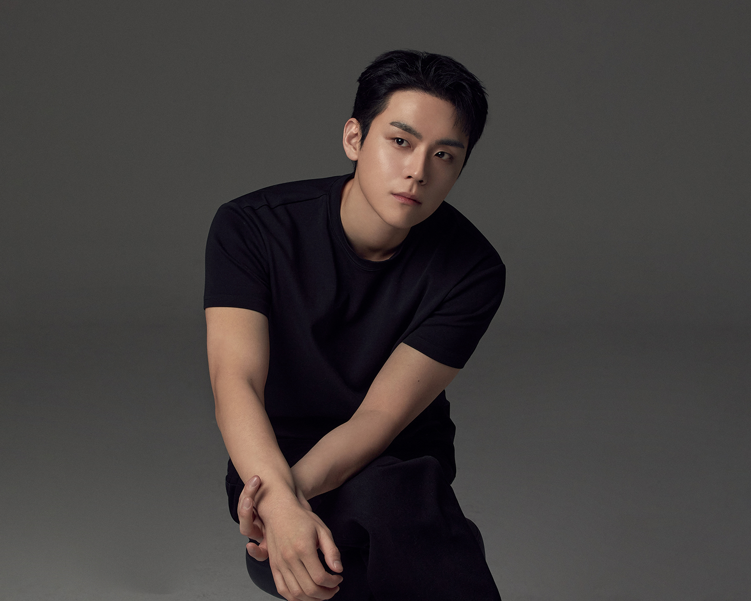 [정보/소식] 김도훈, 새 프로필 사진…깊어진 감성+강렬한 존재감 | 인스티즈