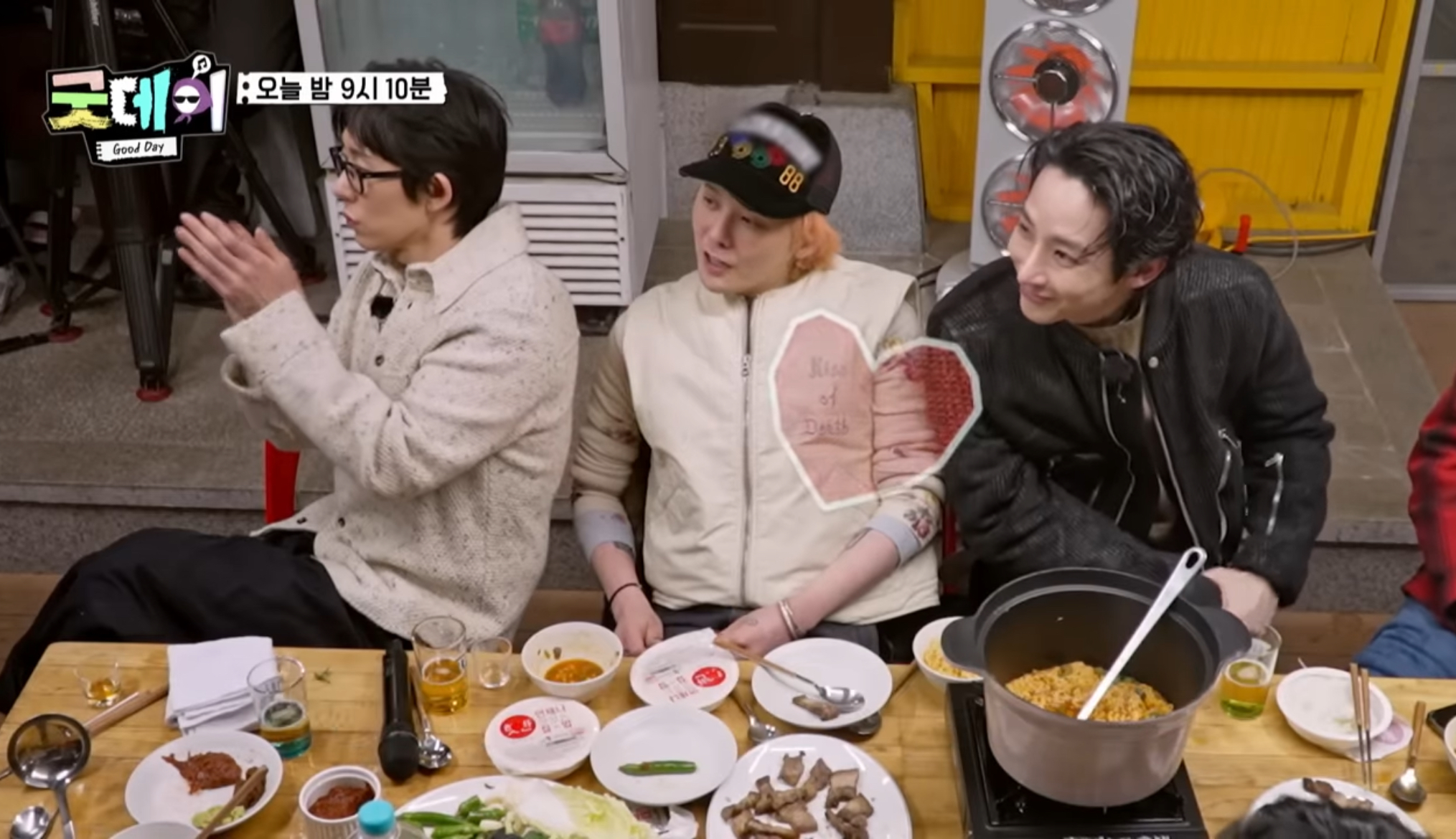 [잡담] 이수혁 진짜 지디옆에 착붙는거 조아하나봐 | 인스티즈