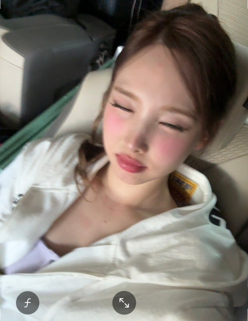 [잡담] 나연 셀카 잠금 화면 할 사진들 올려둘게📸 (진짜 많음 골라 잡숴) | 인스티즈