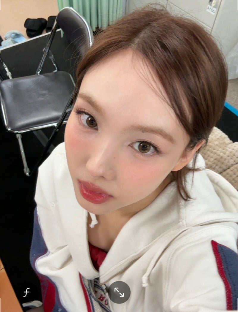 [잡담] 나연 셀카 잠금 화면 할 사진들 올려둘게📸 (진짜 많음 골라 잡숴) | 인스티즈