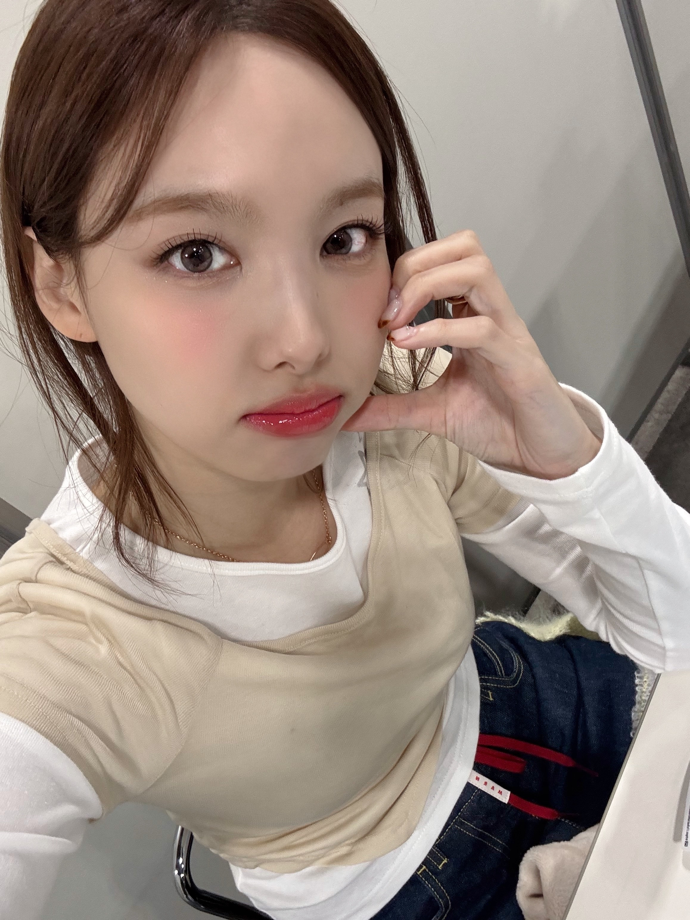 [잡담] 나연 셀카 잠금 화면 할 사진들 올려둘게📸 (진짜 많음 골라 잡숴) | 인스티즈