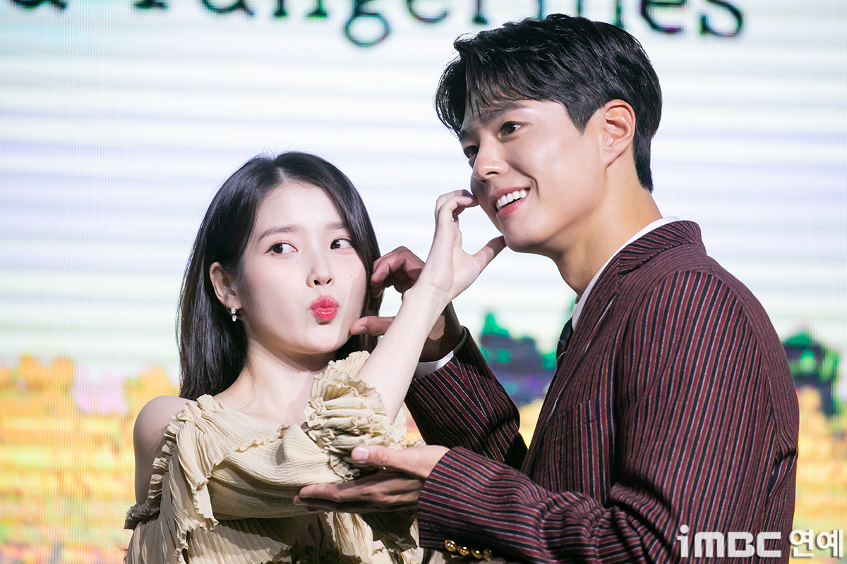 [잡담] 폭싹 아이유 x 박보검 제발회 투샷 모음 | 인스티즈