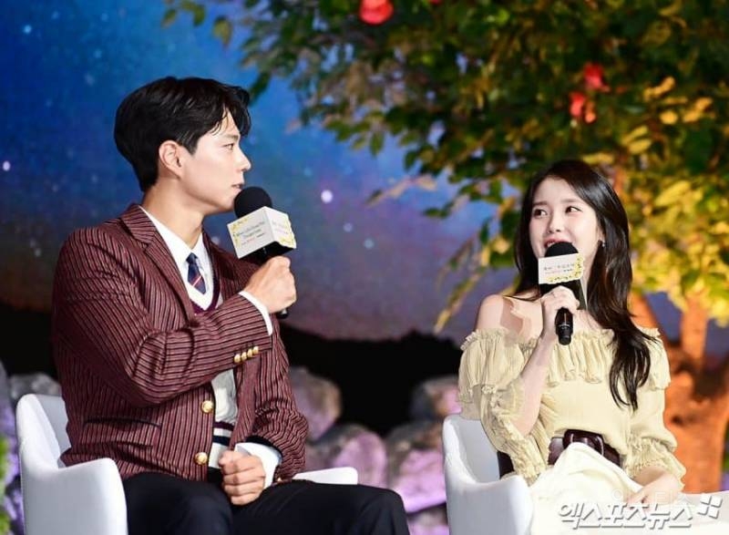 오늘자 케미 난리난 아이유x박보검 투샷 | 인스티즈