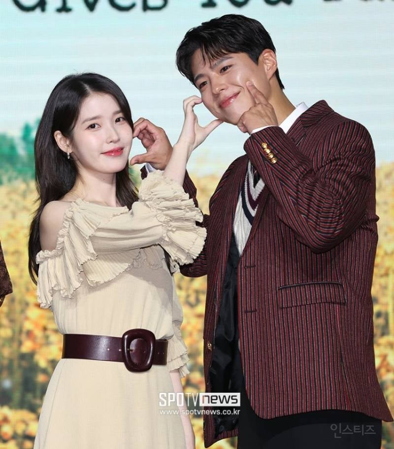 오늘자 케미 난리난 아이유x박보검 투샷 | 인스티즈