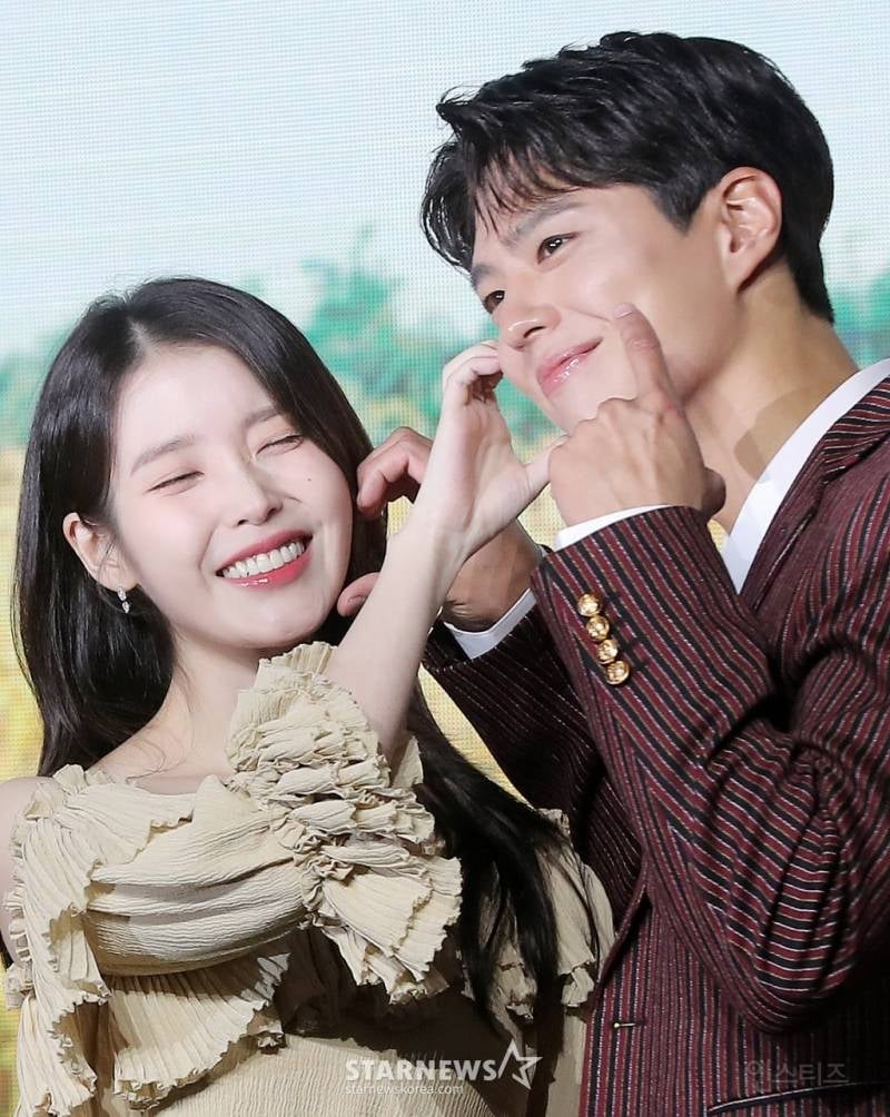 오늘자 케미 난리난 아이유x박보검 투샷 | 인스티즈