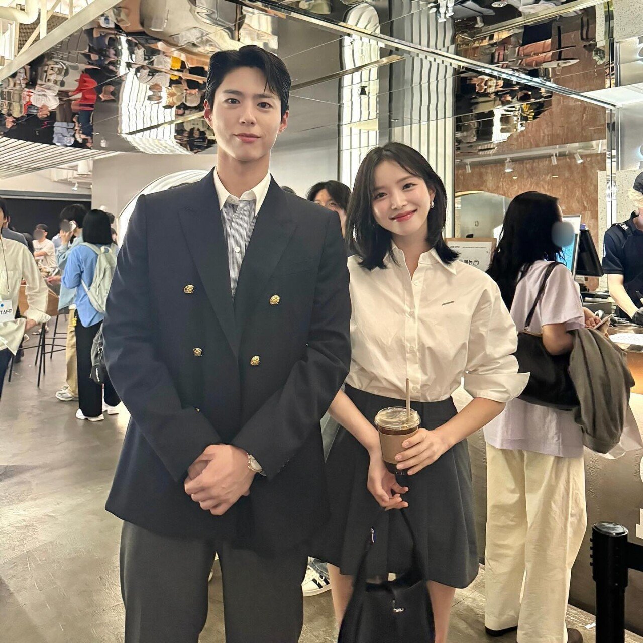 [잡담] 박보검 역대 투샷중 이 둘이 제일 잘어울리는듯 | 인스티즈