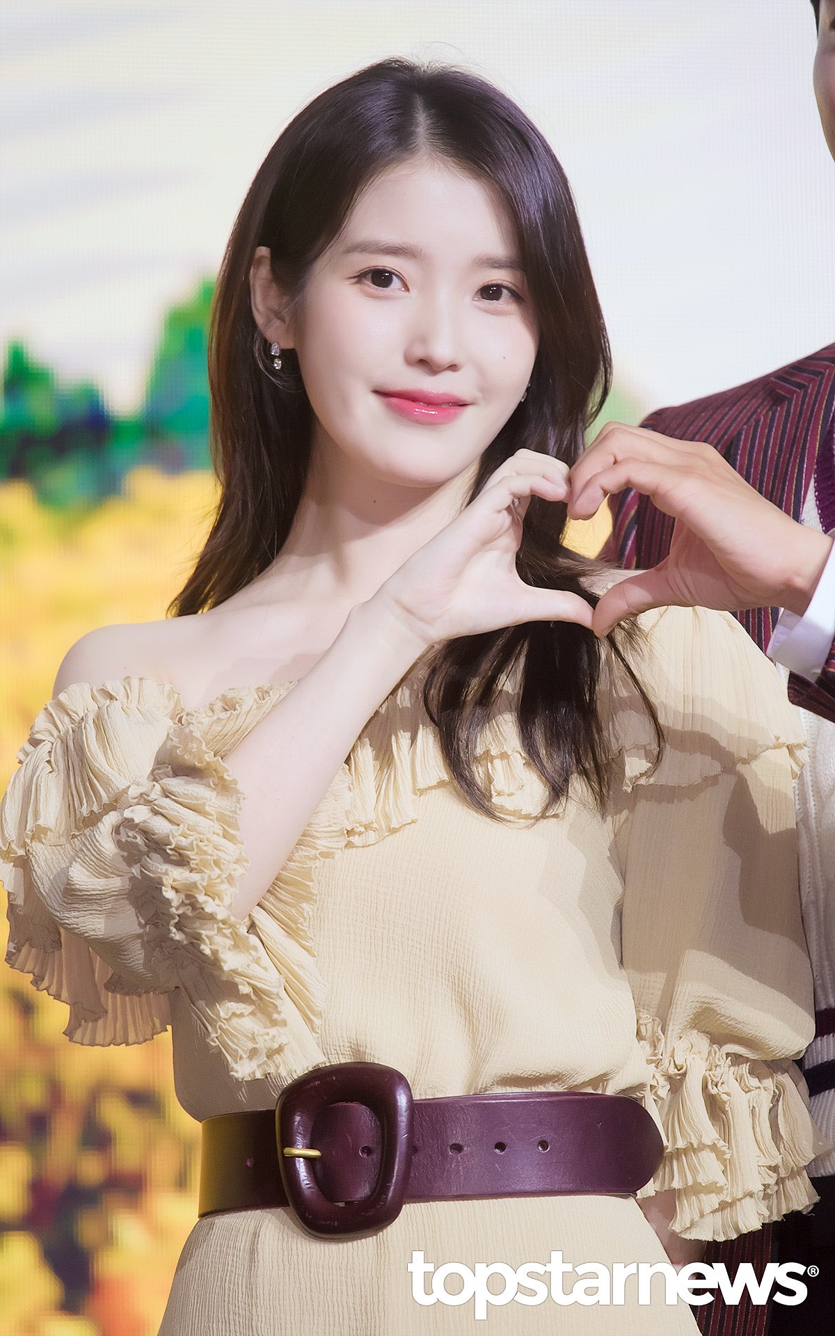 [잡담] 아이유 너무 예쁜 거 아니니.. | 인스티즈