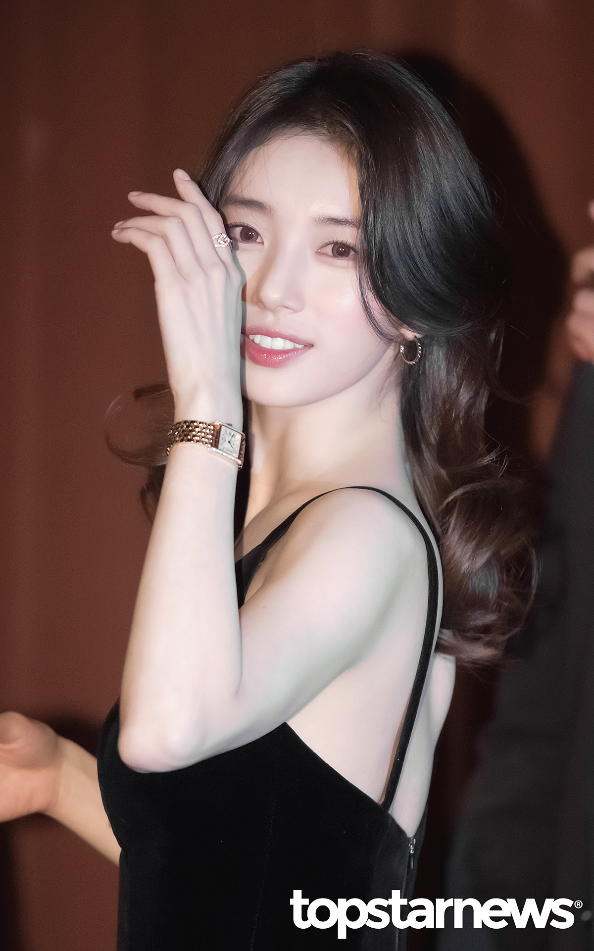 [잡담] 아니 수지 어쩜 이렇게 예쁘지 심지어 오늘이 수지 인생에서 젤 예쁜 듯 | 인스티즈
