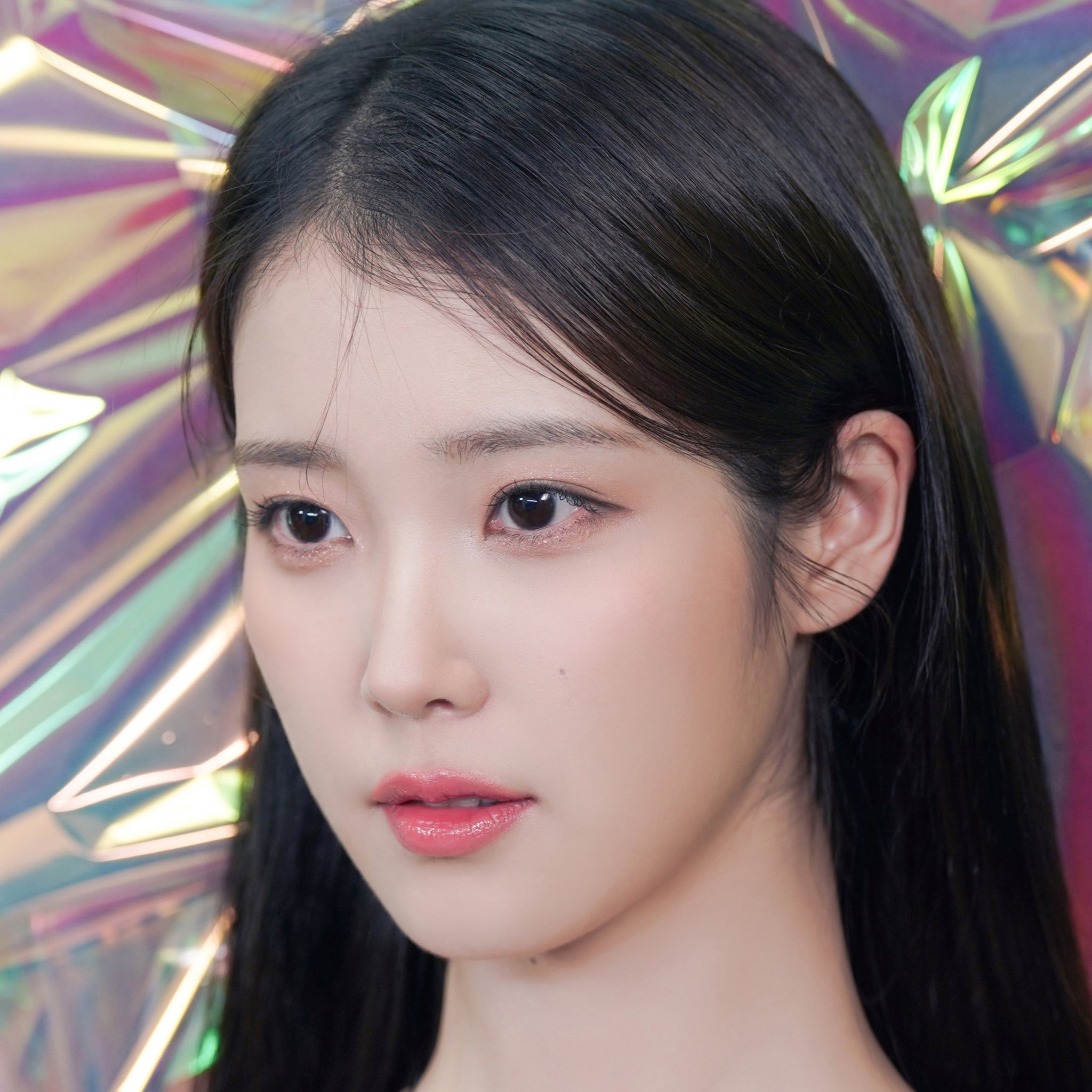[잡담] 아이유도 새삼 얼굴 진짜 안질리게(?) 예쁜듯 | 인스티즈