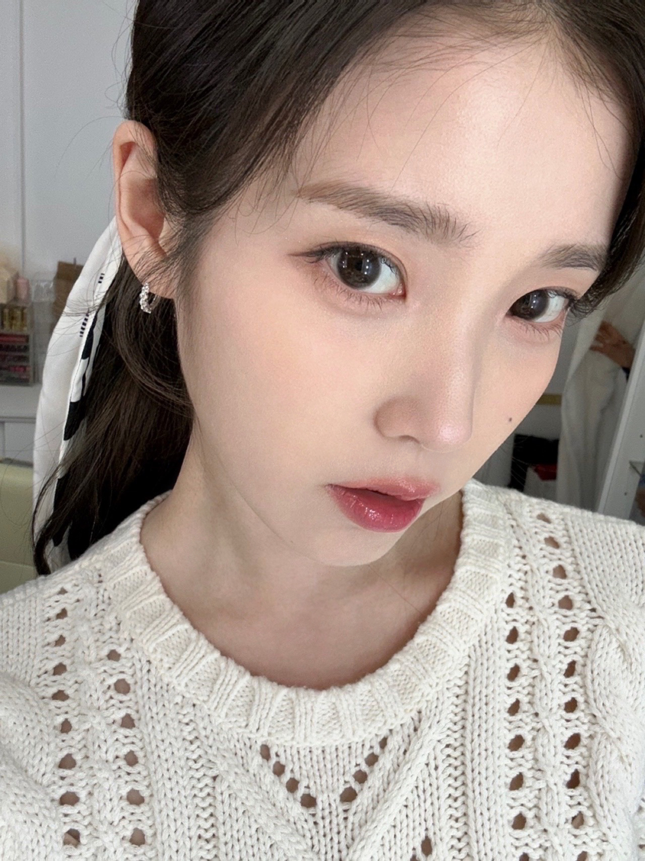 [잡담] 아이유도 새삼 얼굴 진짜 안질리게(?) 예쁜듯 | 인스티즈