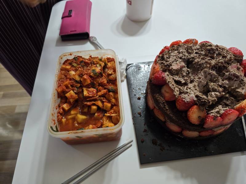 [잡담] 울 엄마 성심당 딸기시루 후기ㅋㅋㅋㅋㅋㅋㅋㅋㅋ | 인스티즈