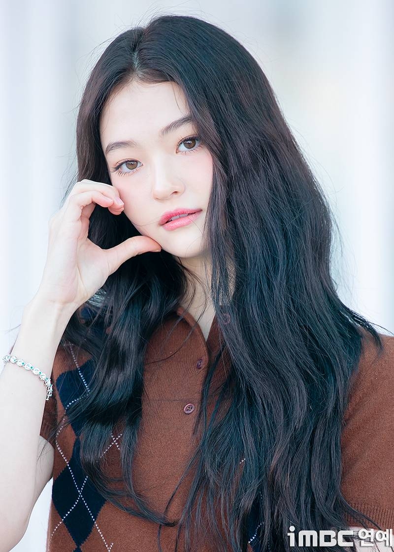 파리 패션위크 참석차 출국하는 미야오 엘라 | 인스티즈