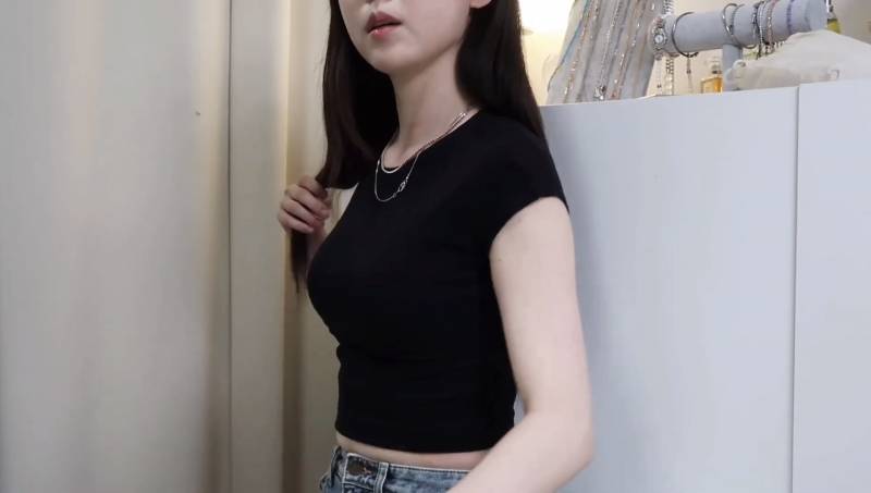 [잡담] 팔뚝살 좀 있는거지? | 인스티즈