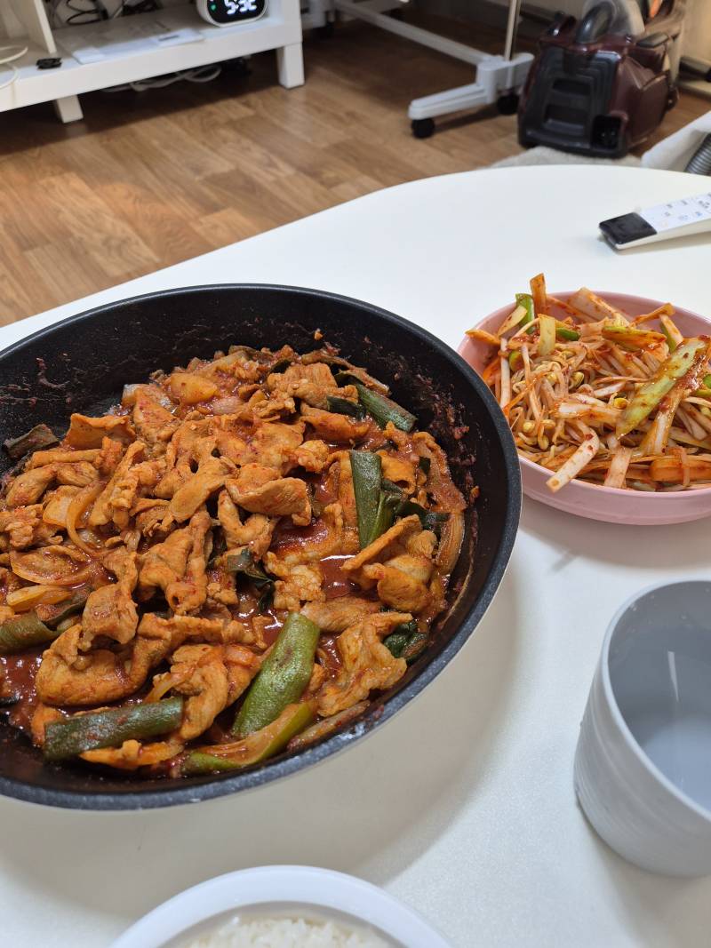 [잡담] 공복 4.5씩 달리면서 다이어트 있는데 밥도 진짜 맛있게머금 | 인스티즈