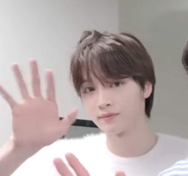 [잡담] 성찬이 머리길때 사과머리 한번 해달라고 | 인스티즈