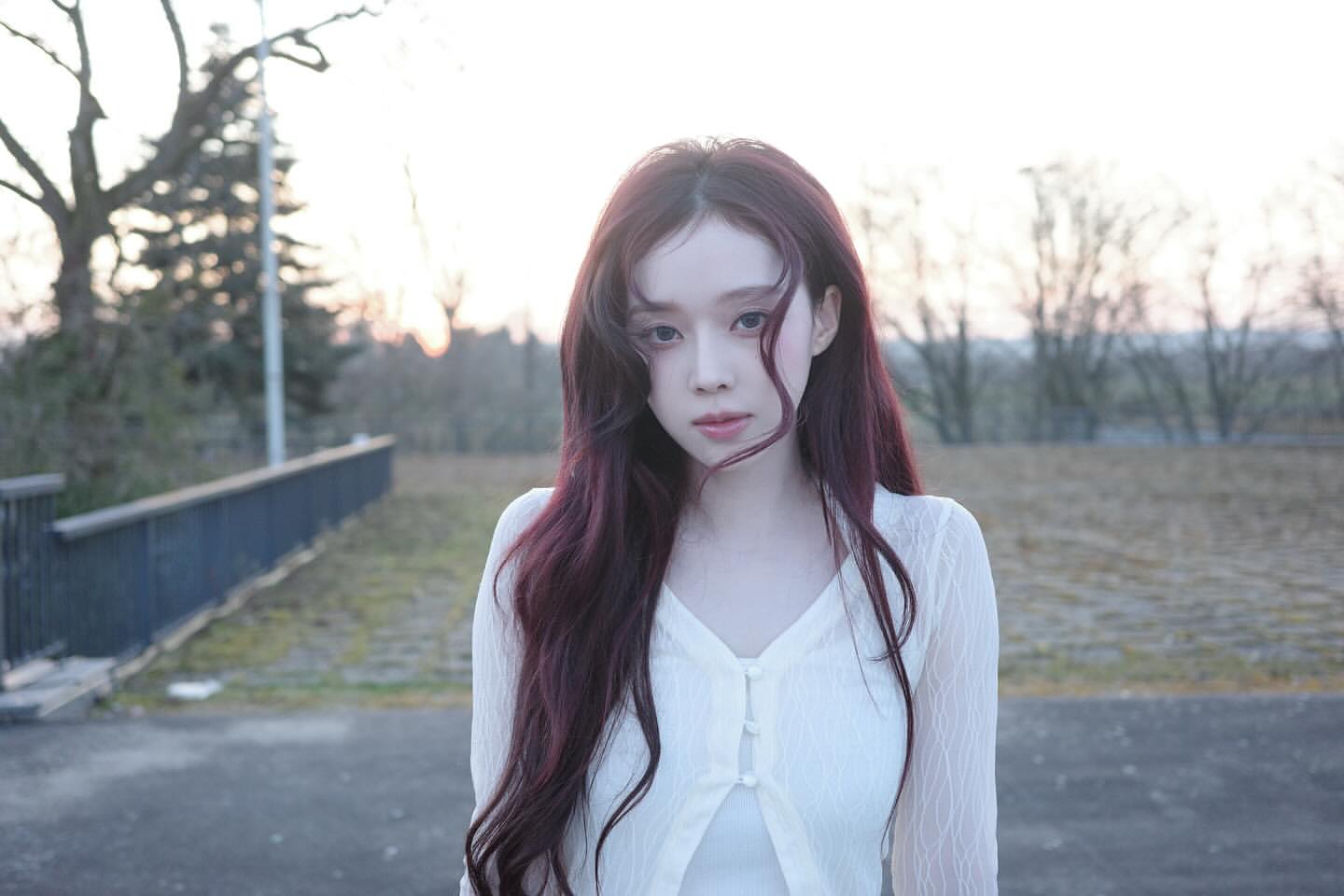 [잡담] 윈터 새로 뜬 인스타 인간벚꽃같다 | 인스티즈
