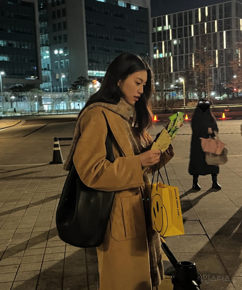 요즘 같은 날씨에 손민수 하고 싶은 연예인 사복 .jpg | 인스티즈