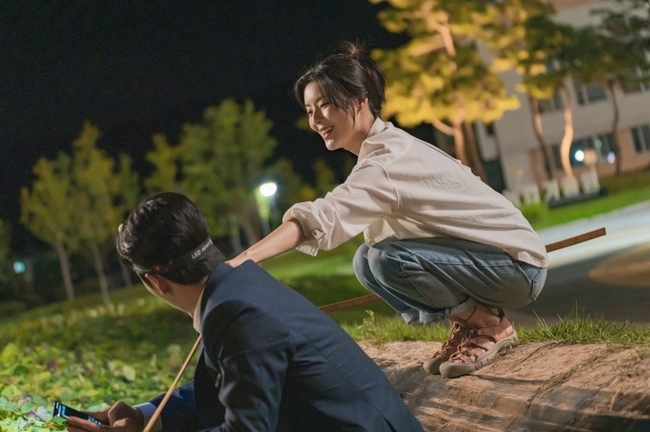 [정보/소식] 이선빈 볼콕 장난에 강태오 댕댕미 터졌다확 달라진 분위기(감자연구소) | 인스티즈