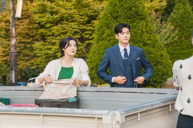 [정보/소식] 이선빈 볼콕 장난에 강태오 댕댕미 터졌다확 달라진 분위기(감자연구소) | 인스티즈