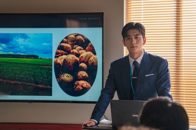 [정보/소식] 이선빈 볼콕 장난에 강태오 댕댕미 터졌다확 달라진 분위기(감자연구소) | 인스티즈