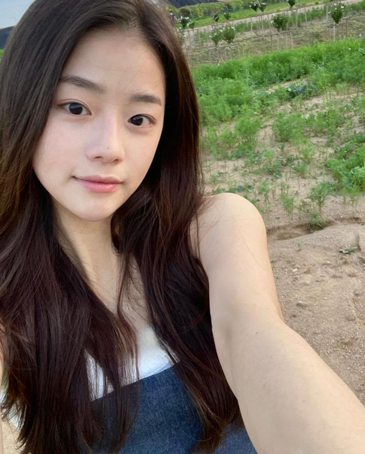 [잡담] 채서안 일상사진도 예쁘다..🤍 | 인스티즈