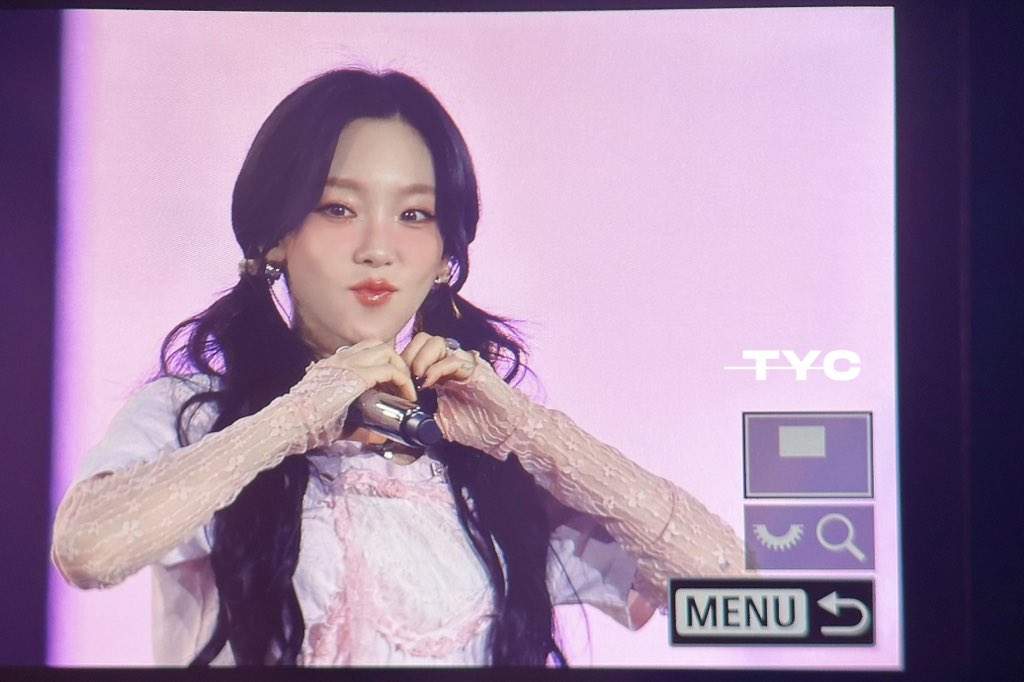 [잡담] 태연 오늘 양갈래 했네ㅠㅠㅠㅠㅠㅠㅠㅠ | 인스티즈