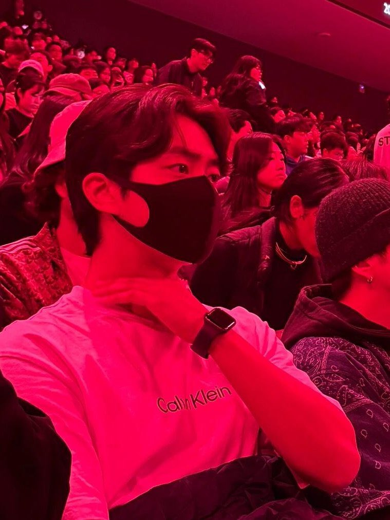 [잡담] 제니 콘서트 이거 누구야? | 인스티즈