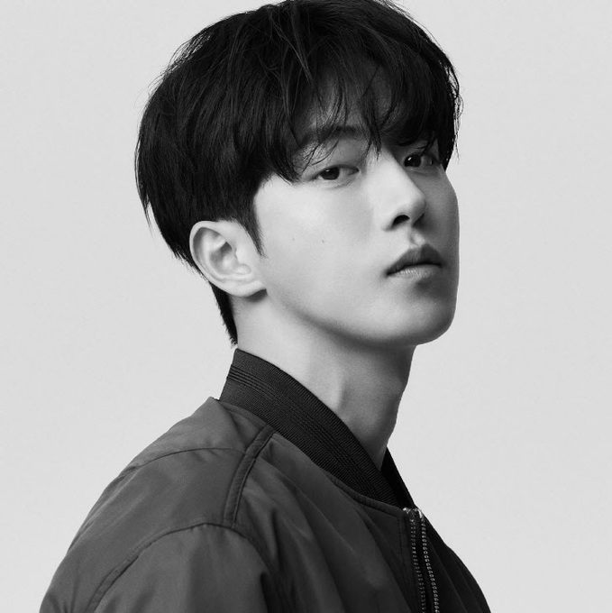 [잡담] 남주혁 귀랑 비슷하지 않음?? | 인스티즈
