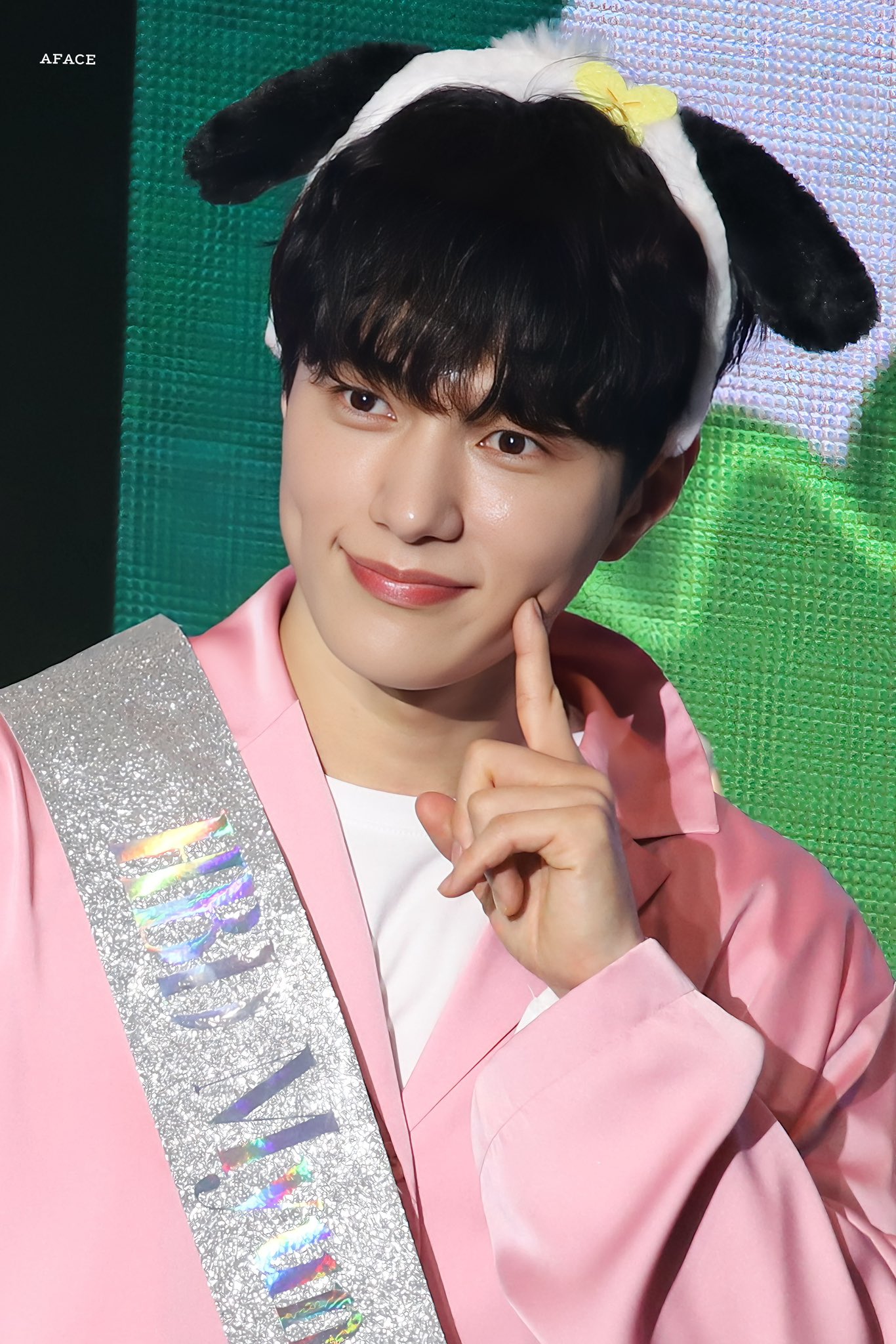 [잡담] 인피니트 엘 이게 벌칙이 아니라 공연때 코너중 하나임 | 인스티즈