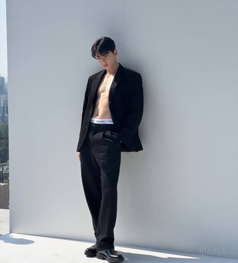 캘빈 비하인드컷 공개한 차은우.jpg | 인스티즈