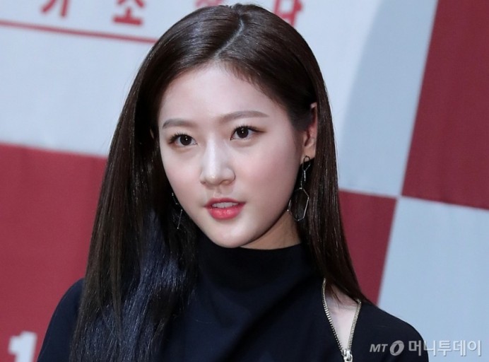 [마플] 근데 뭔가 김새론이 다른 아역에 비해 성숙한 건 있었던 거 같음 | 인스티즈