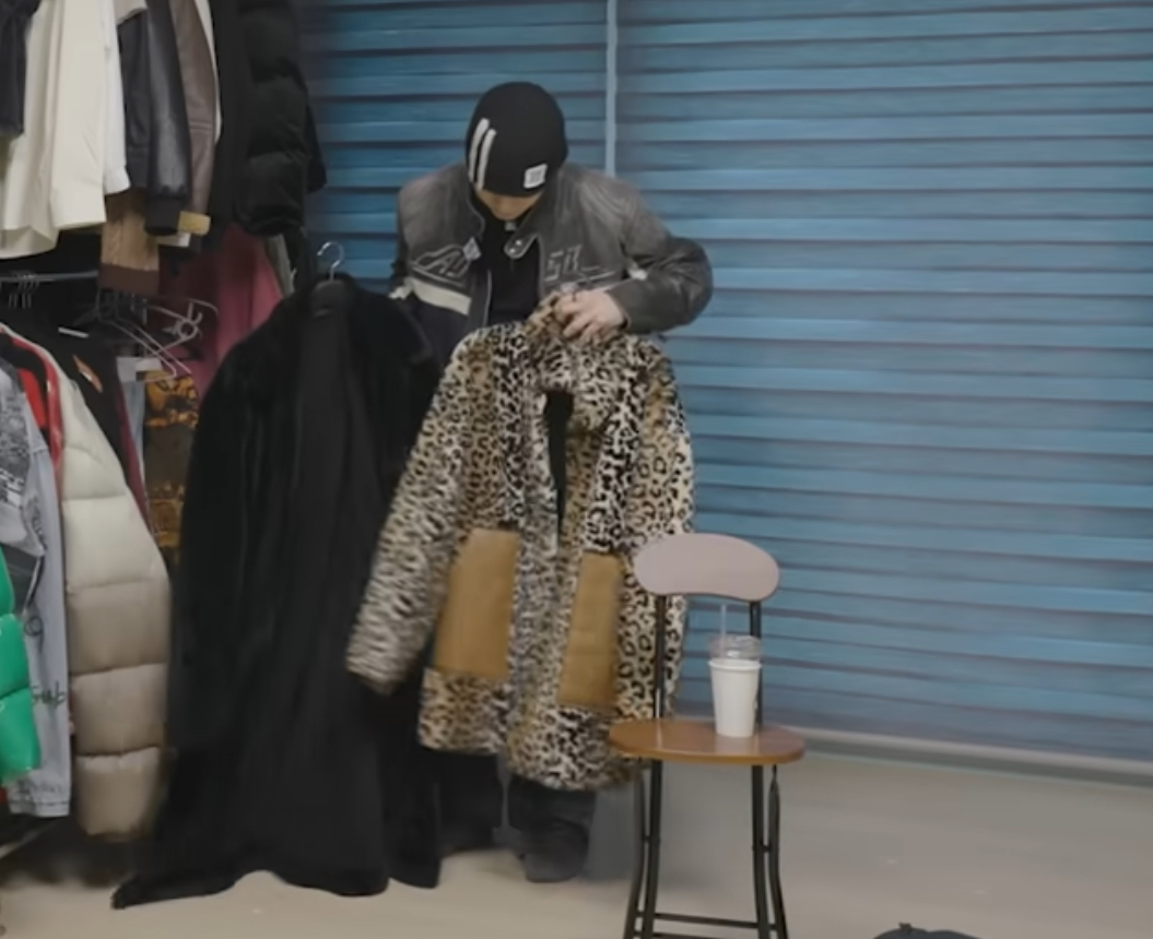 [잡담] 옷장털이범 다시 보는데 이 코트 ㅋㅋㅋㅋㅋ | 인스티즈