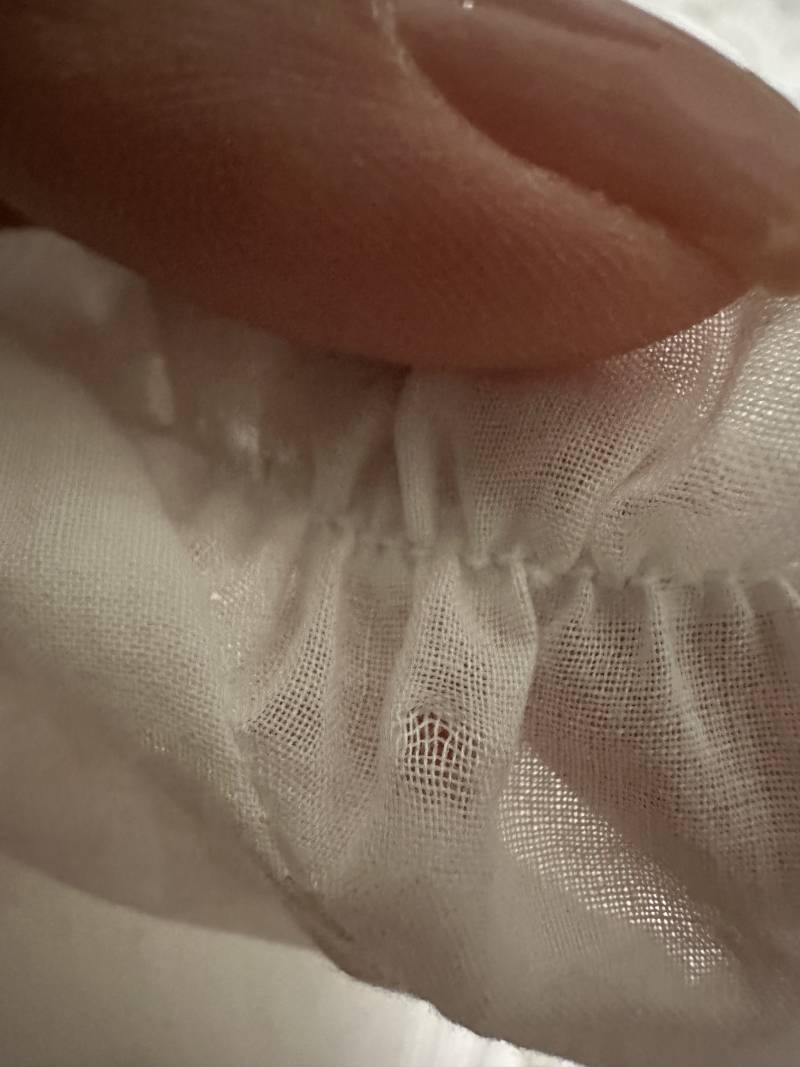 [잡담] 번장에서 새상품인 블라우스 매물로 샀는데 불량인지 아닌지 좀 봐줘 | 인스티즈