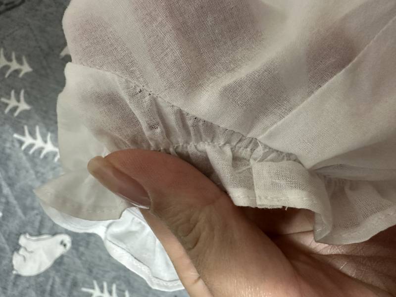 [잡담] 번장에서 새상품인 블라우스 매물로 샀는데 불량인지 아닌지 좀 봐줘 | 인스티즈