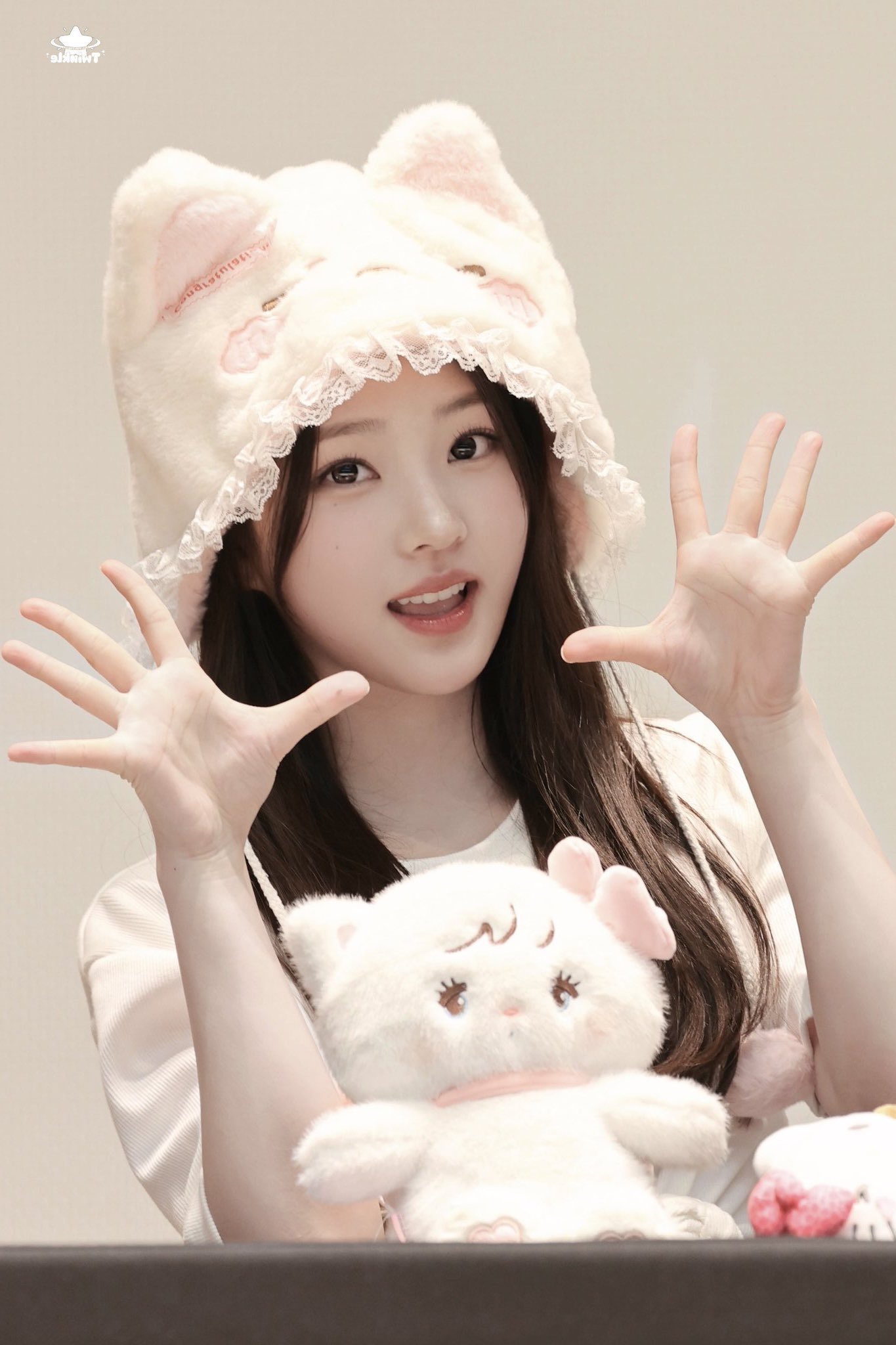 [잡담] 아 뭔가 하투하 다들 데뷔때라 찰떡 스타일링은 아닌거같은데ㅋㅋㅋㅋ | 인스티즈