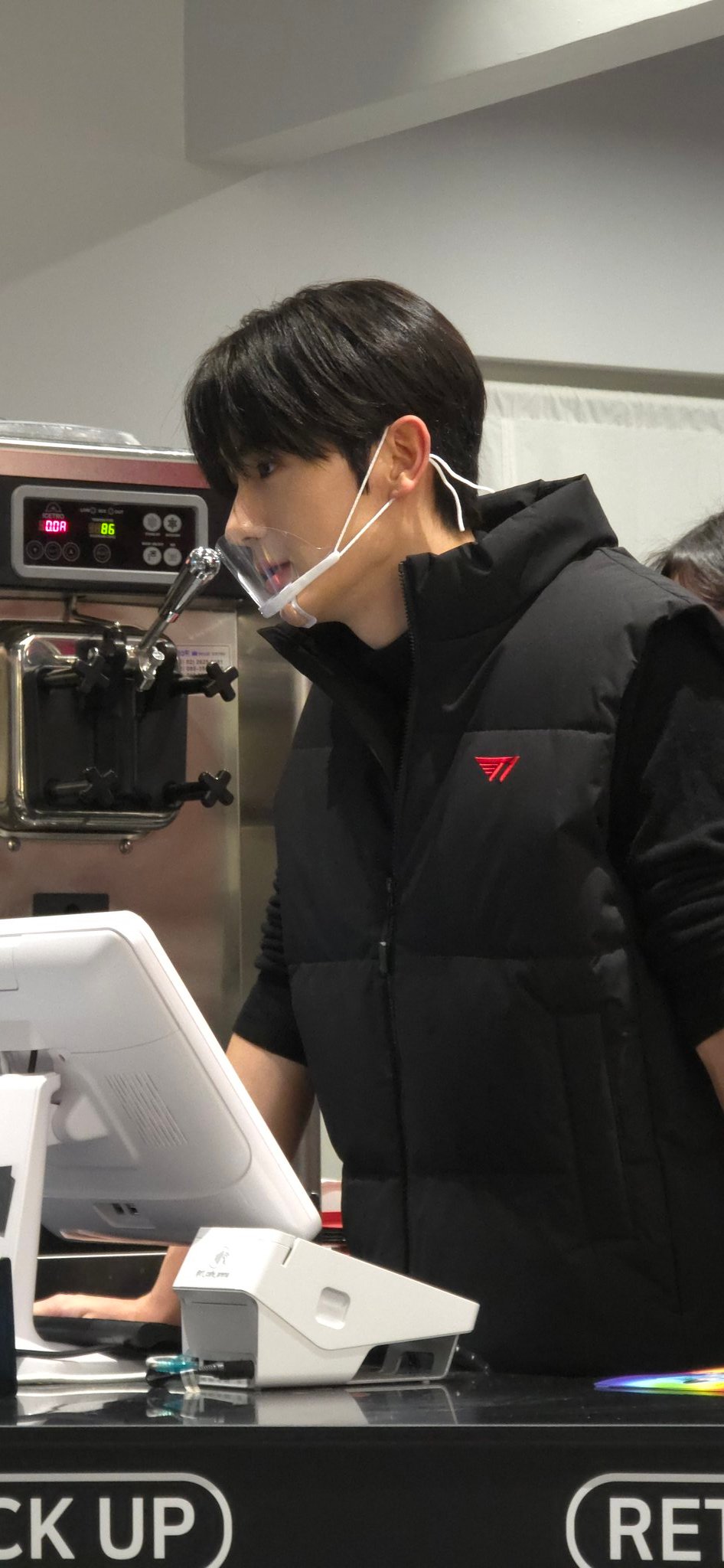 [잡담] 카페에 이런 알바생있으면 저 매일 갈래요 | 인스티즈