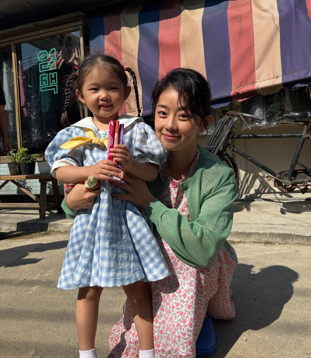 [정보/소식] 아이유 인스타 2막 비하인드 1탄 🍊 | 인스티즈