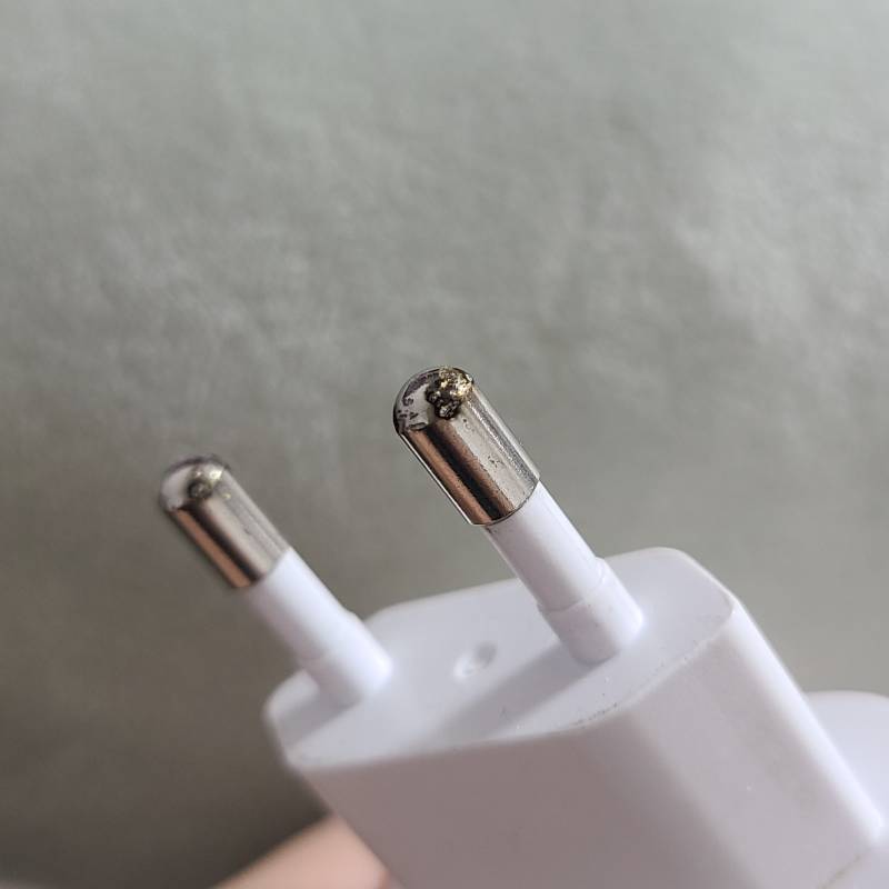 [잡담] 이거 충전기 위험한거지?? | 인스티즈