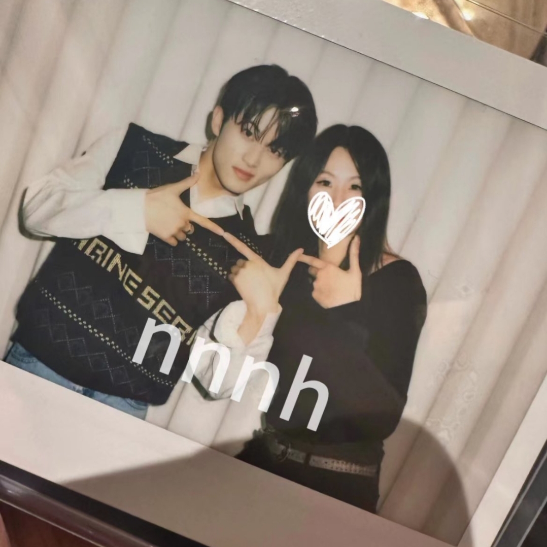 [잡담] 마크 어제 상하이에서 팬이랑 찍은 사진들 | 인스티즈