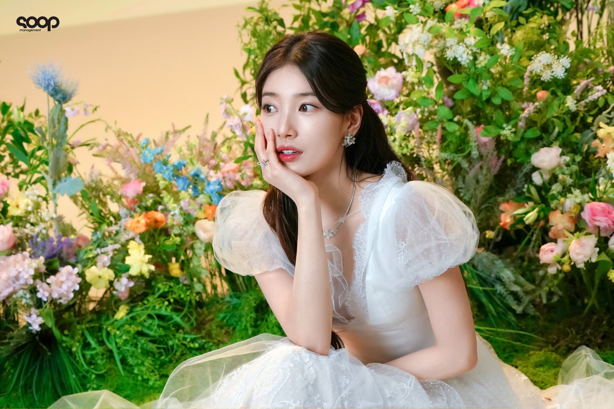 [정보/소식] [숲블리] 백설공주 수지 비하인드 사진👸 | 인스티즈