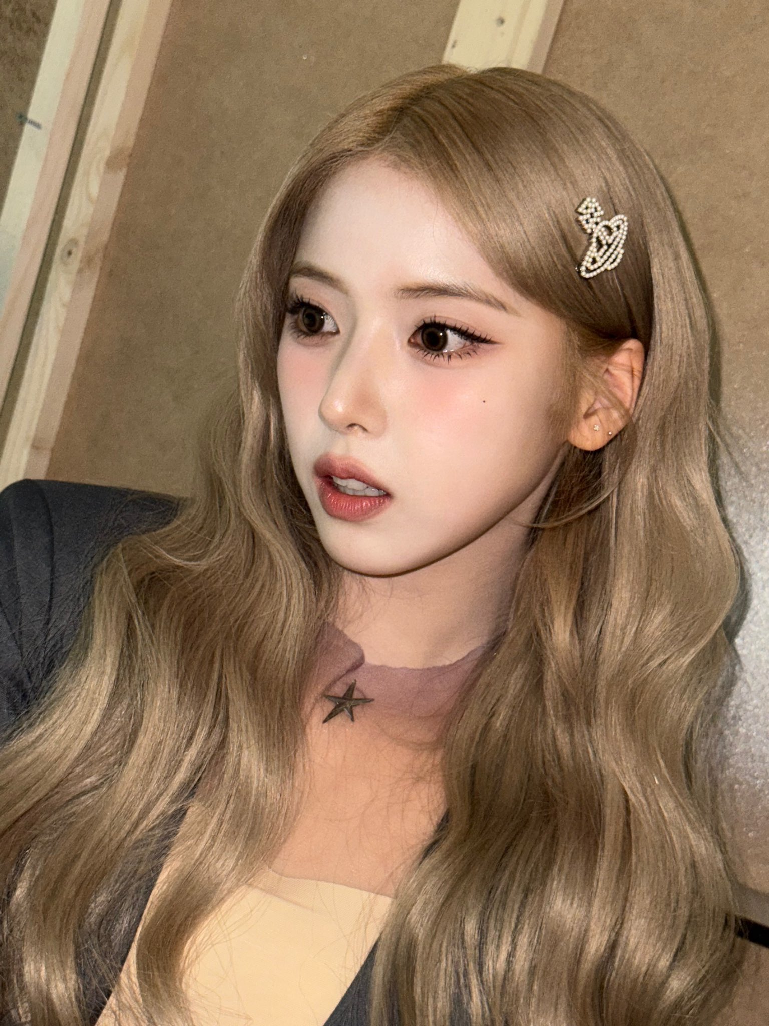 [잡담] 지우 뭔데 왜케 예뻐? | 인스티즈