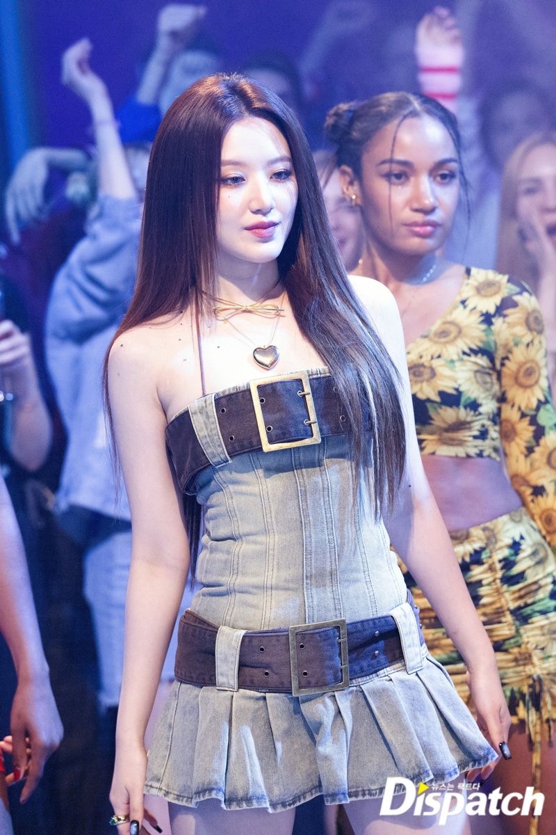 [잡담] 사쿠라 윈터 아이유 슈화가 입은옷.... | 인스티즈