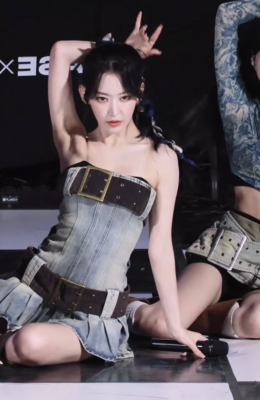 [잡담] 사쿠라 윈터 아이유 슈화가 입은옷.... | 인스티즈